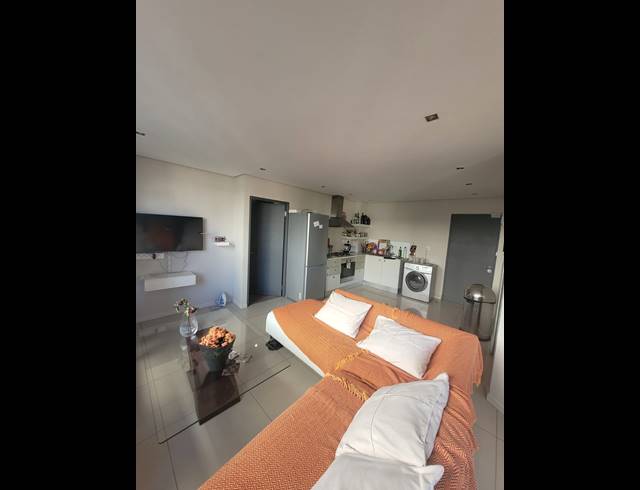 2 BEDROOM APARTMENT RENTED IN CAPE TOWN CITY CENTRE